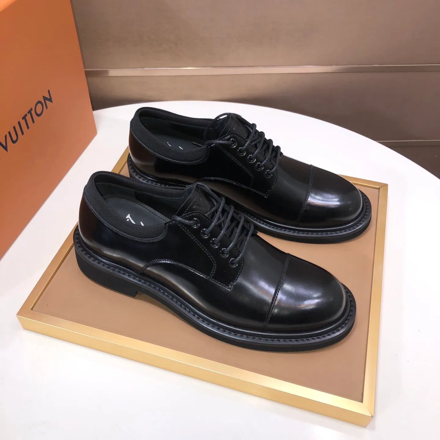 Men's men's shoes 💰660💰[LOUIS VUITTON] (original order) new style 🍀LV Louis Vuitton * - top version of LV classic leather shoes! Made of imported original single cowhide, original leather side strips and wear-resistant rubber outsole! High quality products! Code number 39-44 (38.45 customized)